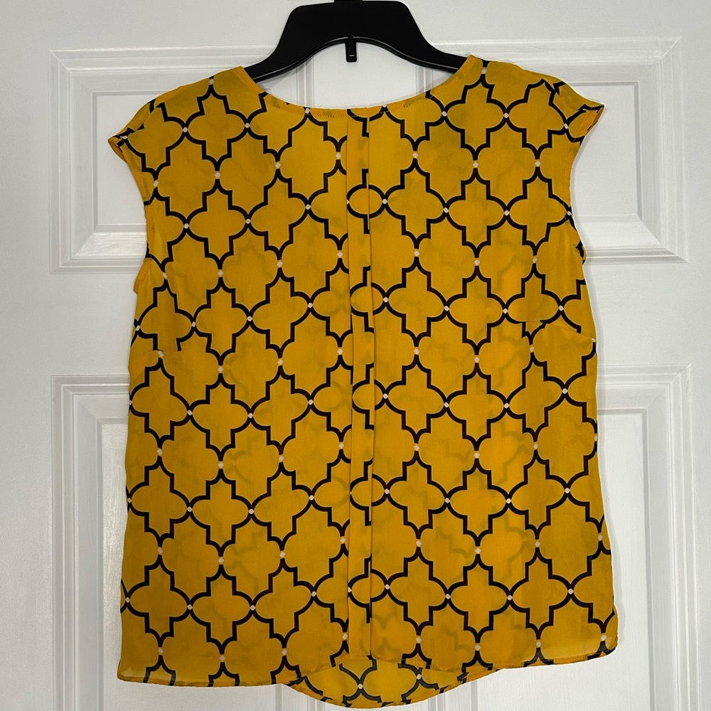Worthington - yellow and black pattern blouse